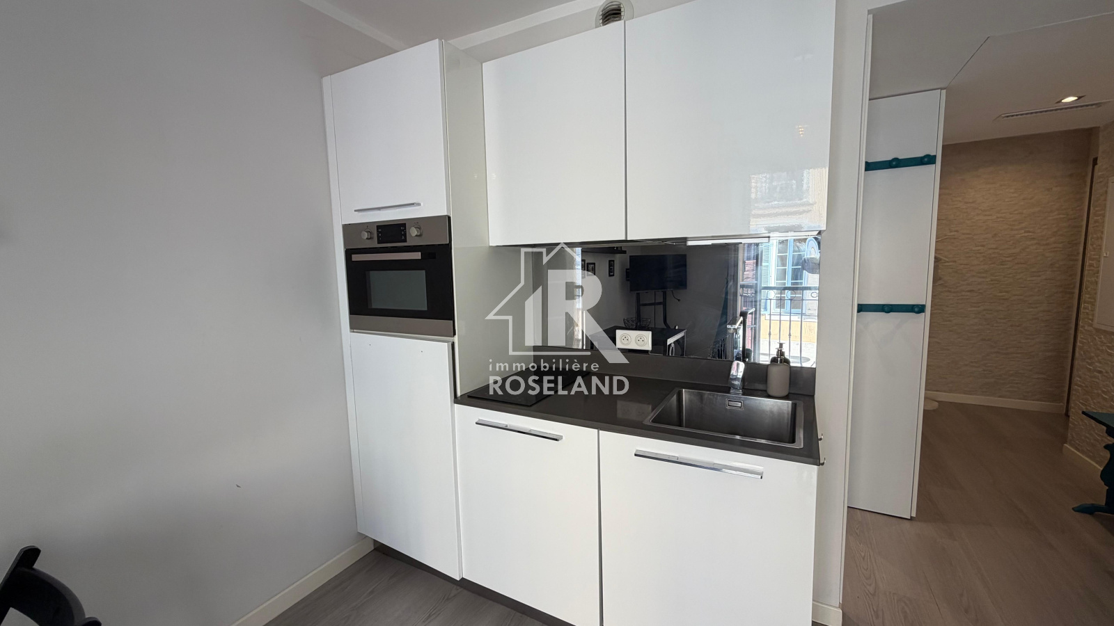 Image_, Studio, Nice, ref :2025-12-17